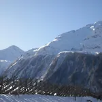 In Near Paradise Rauris