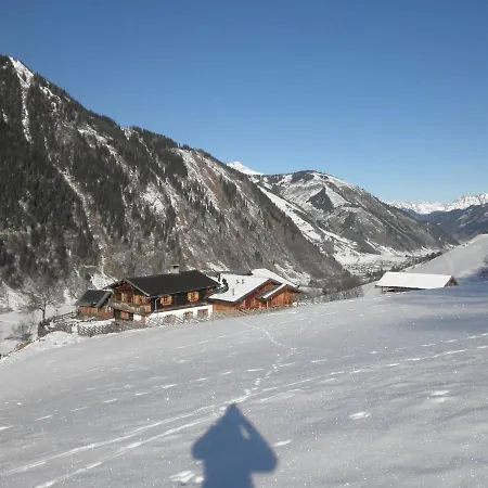 Holiday home With Views Over The Valley *