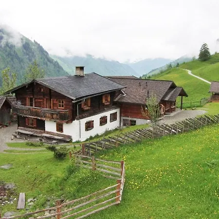With Views Over The Valley Holiday home *